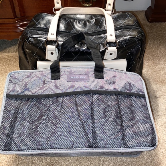 Mary Kay set of two tote bags - Picture 8 of 11